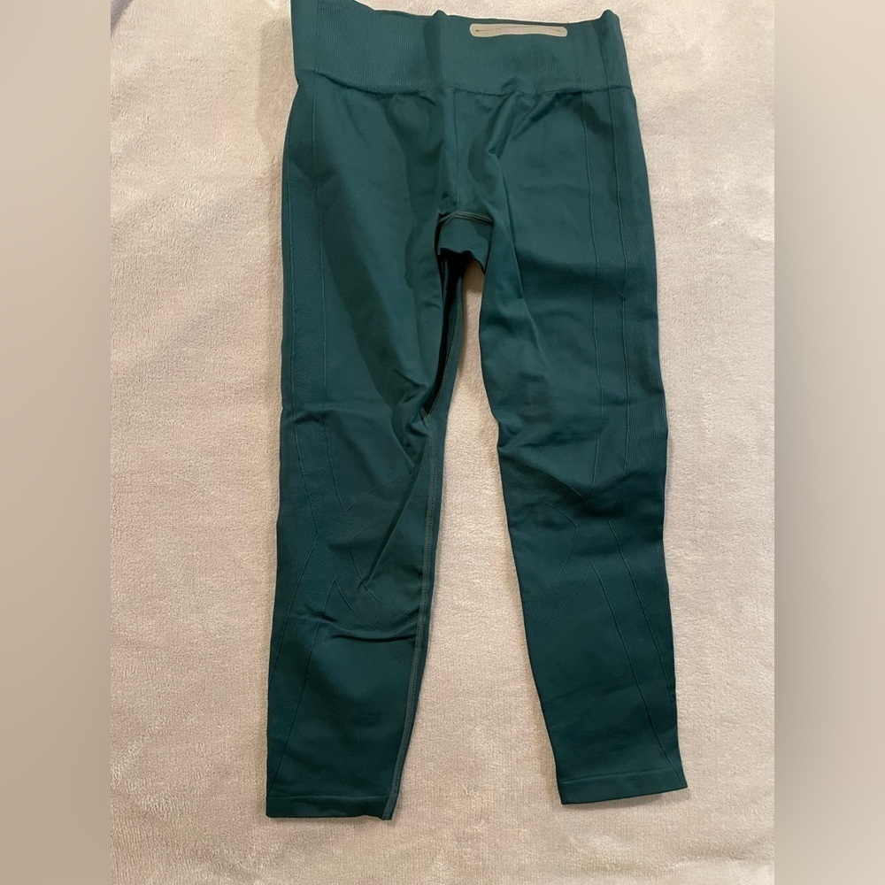 Under Armour Green Compression Crop Leggings